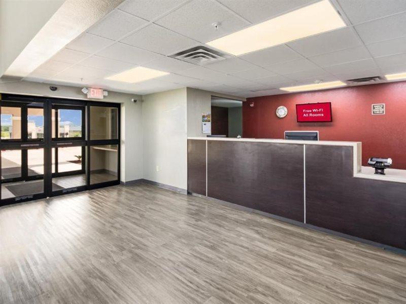 Red Roof Inn & Suites Austin East - Manor מראה חיצוני תמונה