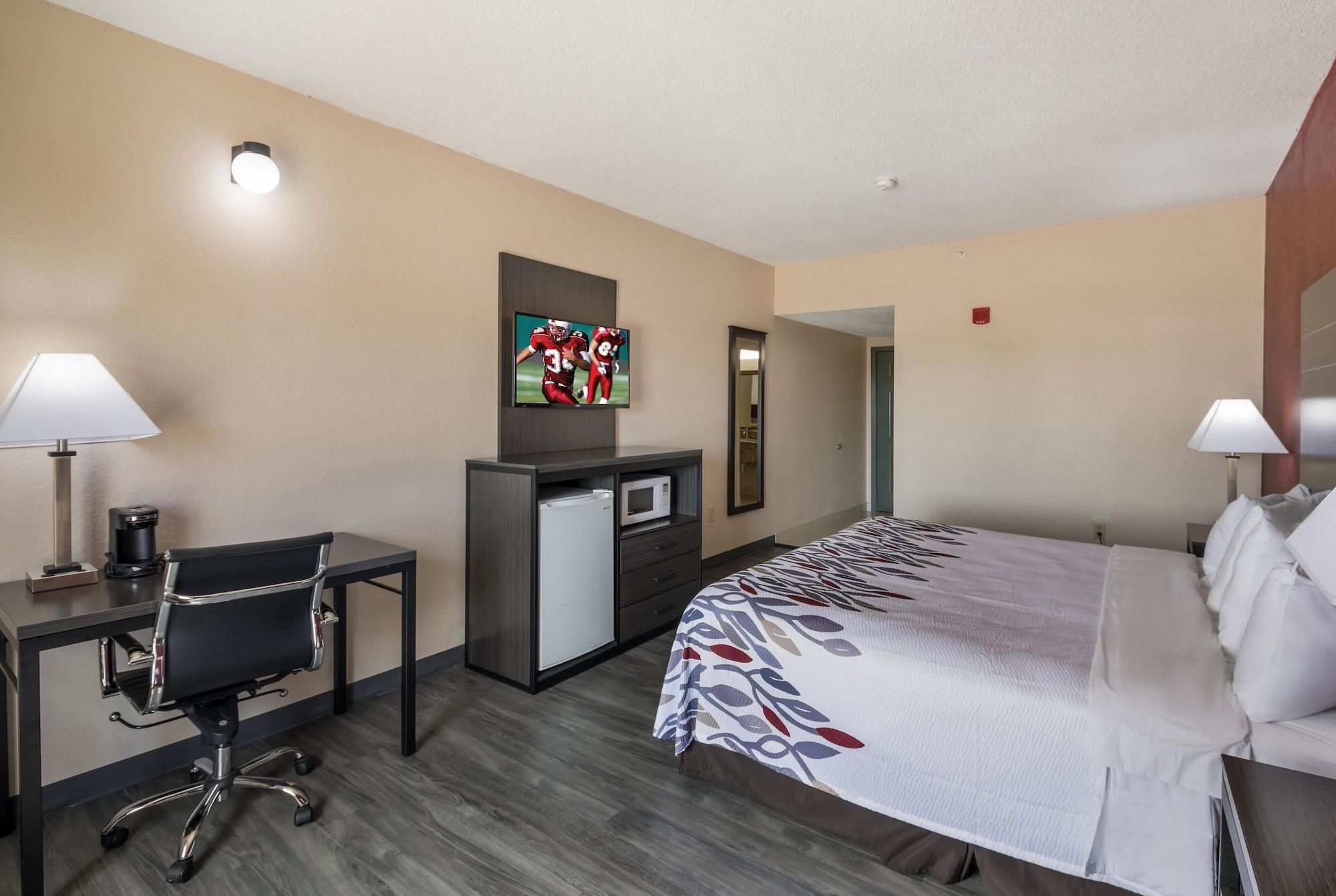 Red Roof Inn & Suites Austin East - Manor מראה חיצוני תמונה