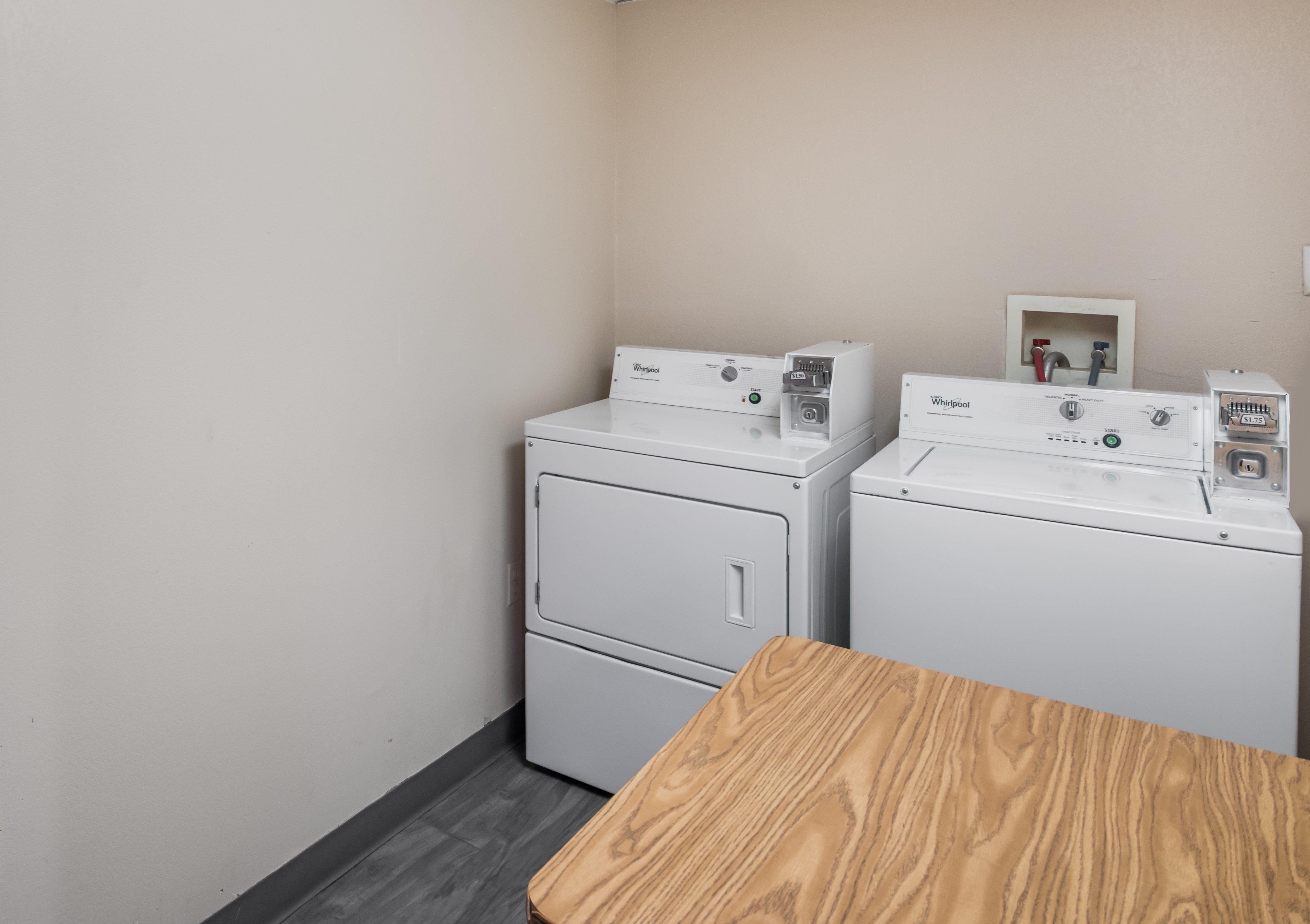 Red Roof Inn & Suites Austin East - Manor מראה חיצוני תמונה