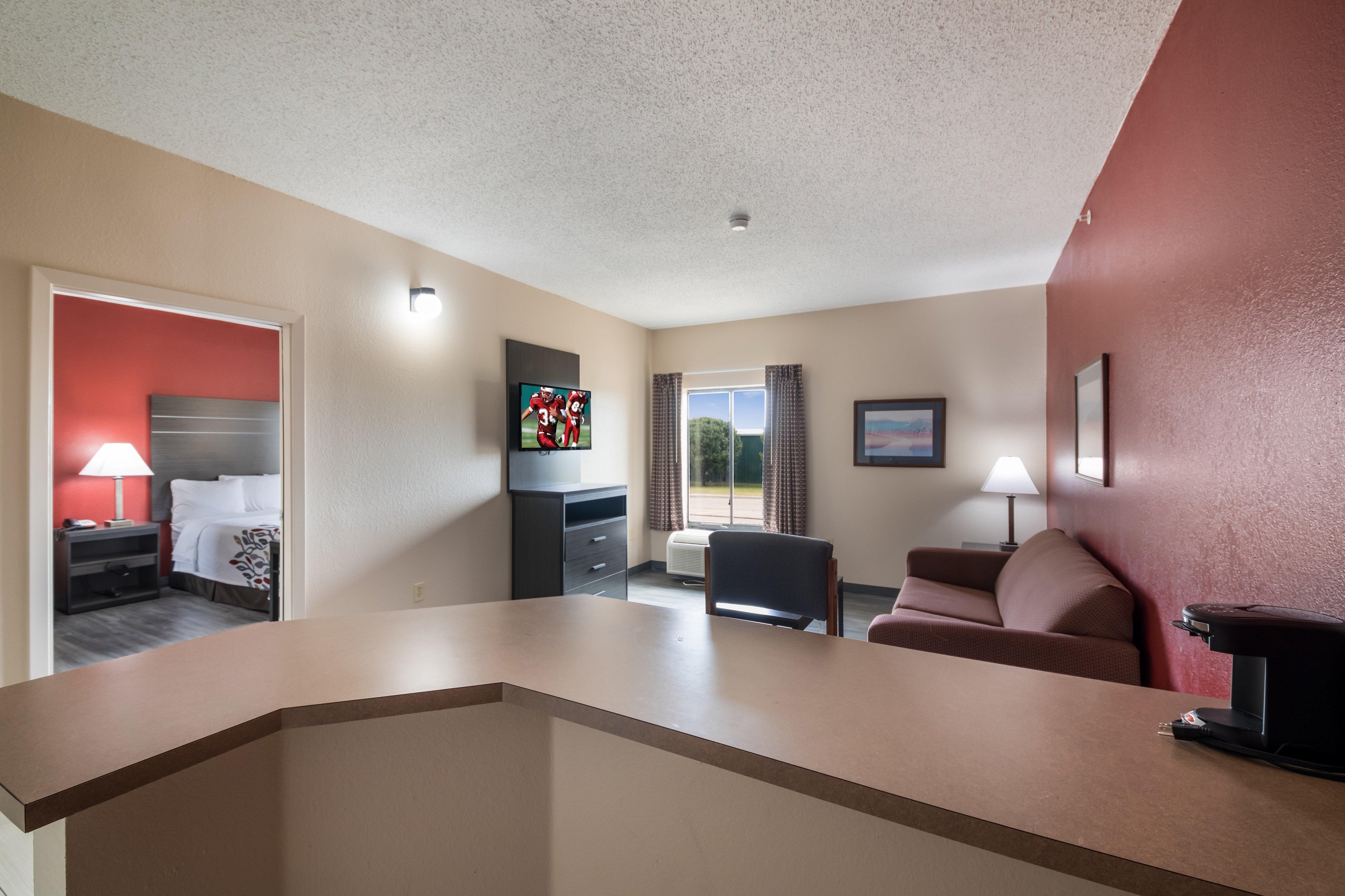 Red Roof Inn & Suites Austin East - Manor מראה חיצוני תמונה