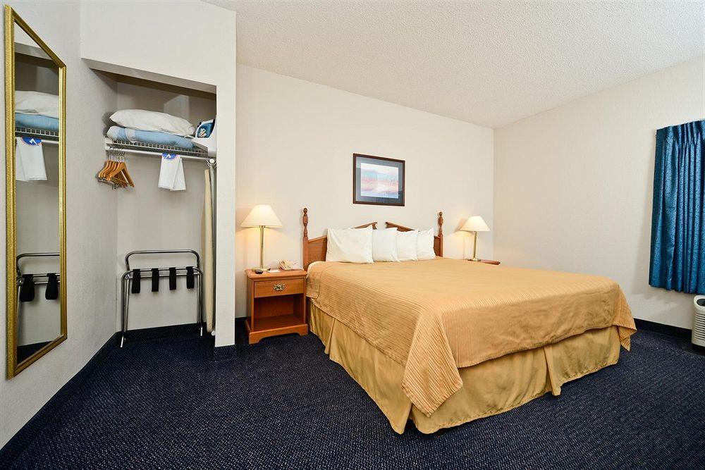 Red Roof Inn & Suites Austin East - Manor חדר תמונה