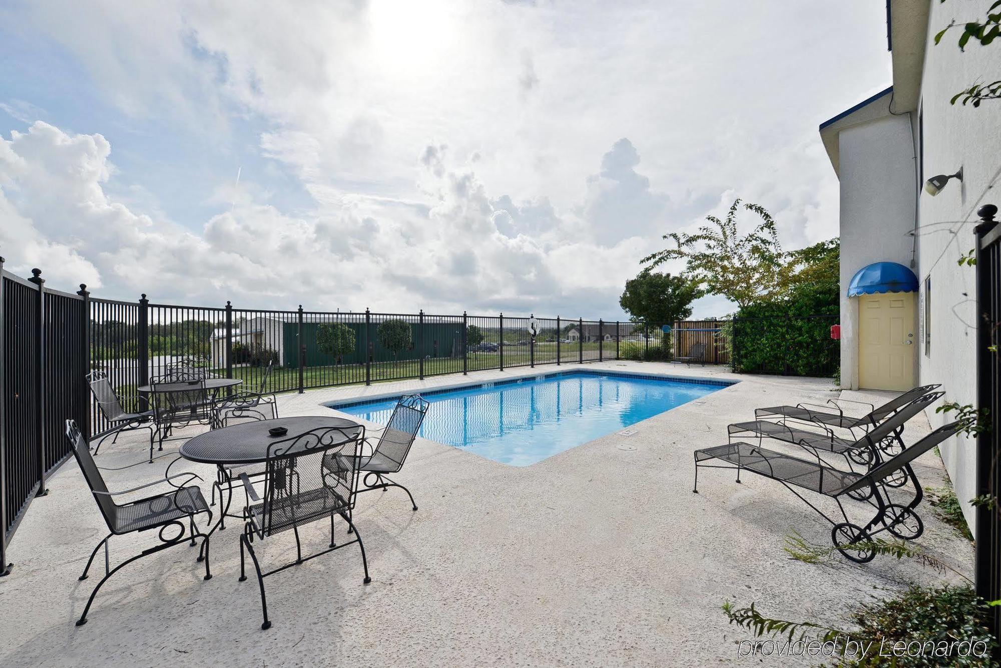 Red Roof Inn & Suites Austin East - Manor מתקנים תמונה